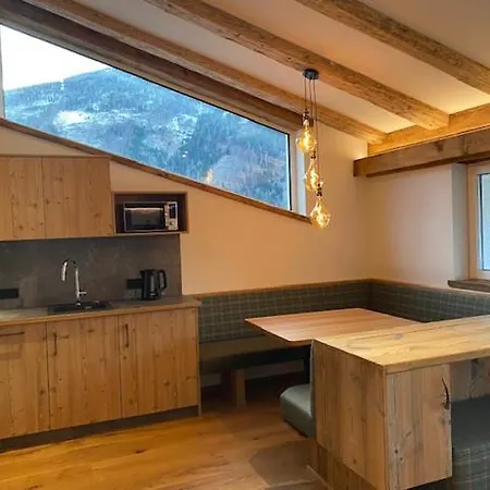 Nebenhaus Sagritzerwirt Bed and breakfast Großkirchheim